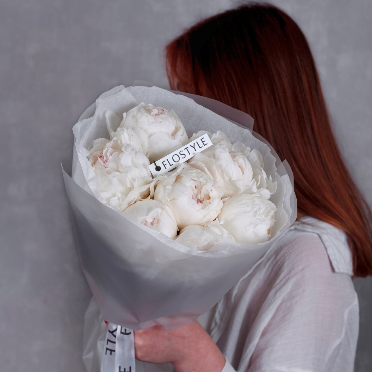 piony belye 7 sht pionov 319